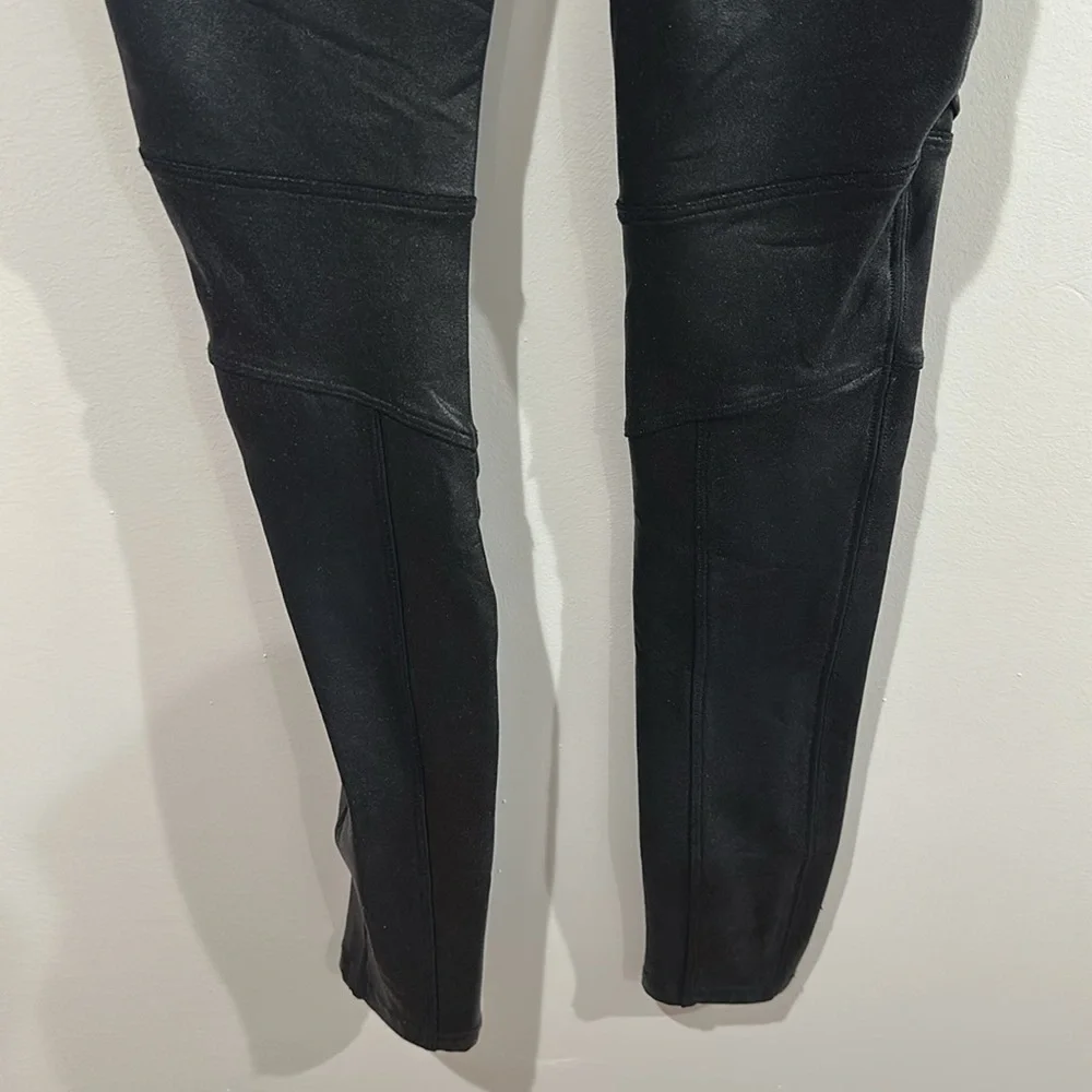 Spanx Faux Leather Moto Leggings Size XS - Picture 3 of 10